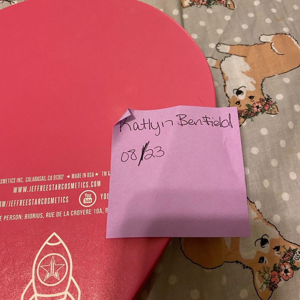 Discontinued JSC Alien Pallet